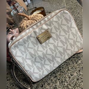 Michael Kors crossbody purse